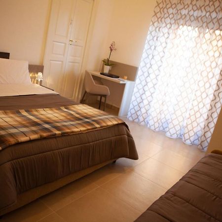 Casapaola B&B Rooms Acireale Bagian luar foto